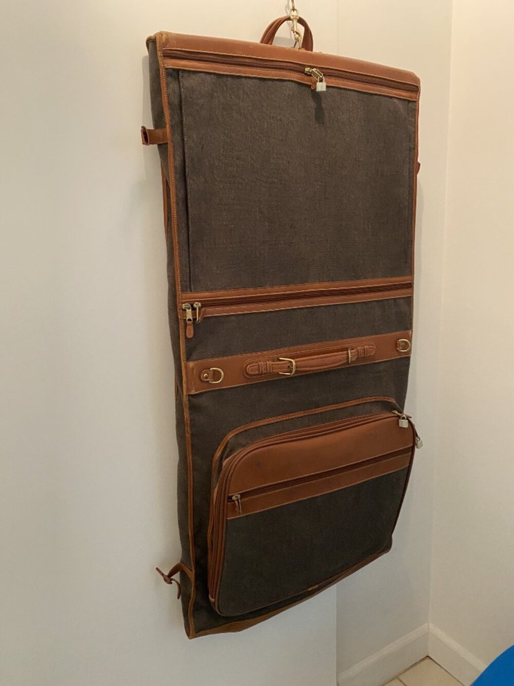 "Coach" Leather and Canvas travel garment bag - USA Made - Beautiful - Picture 2 of 9